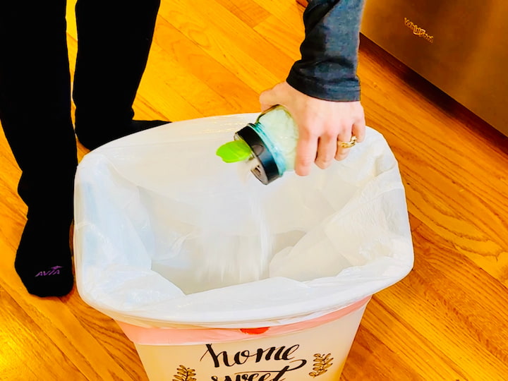 add baking soda to trash can